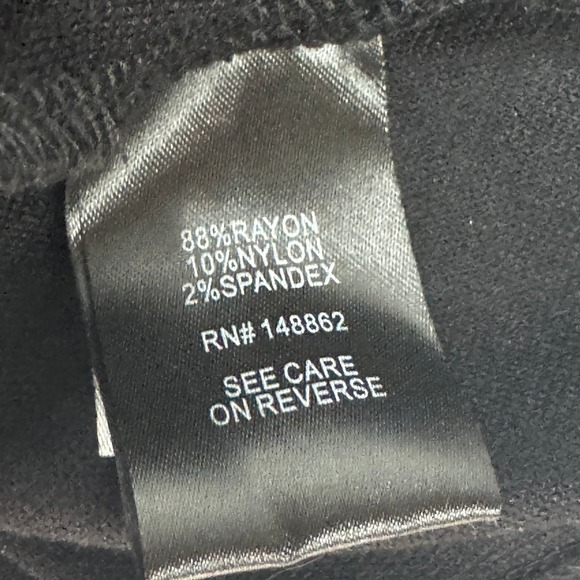 Torrid Women's Plus Size 5X Ponte V-Neck Crop Vest Sleeveless Button Front NEW - Picture 9 of 11